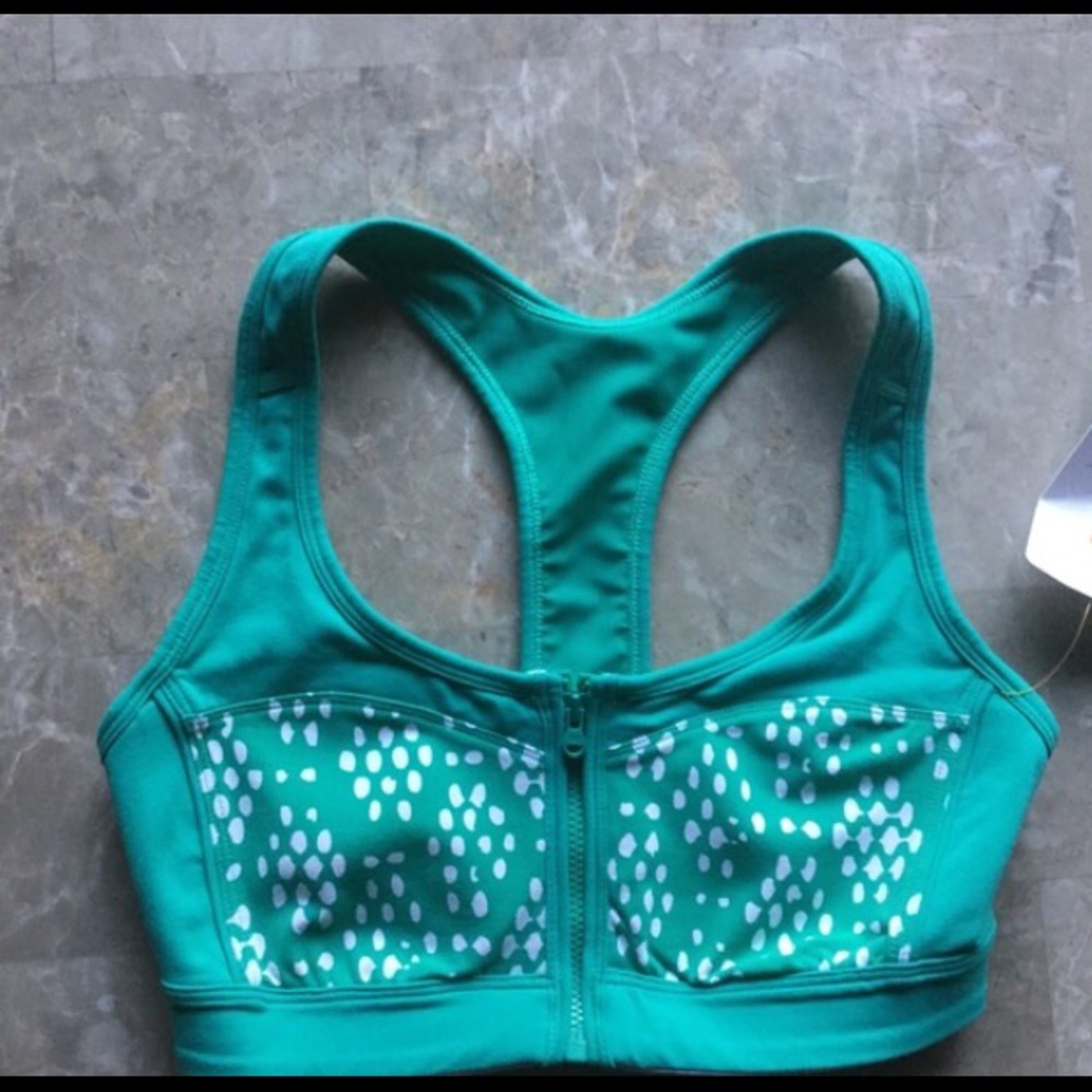 Lucy sports bra
